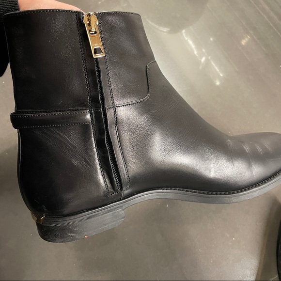 Burberry Badington Boots - Picture 4 of 7